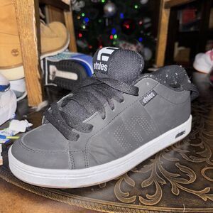 Etnies Skateboard Shoes Kingpin Black/White/Gum Mens 6 - Women’s 7.5 Classic